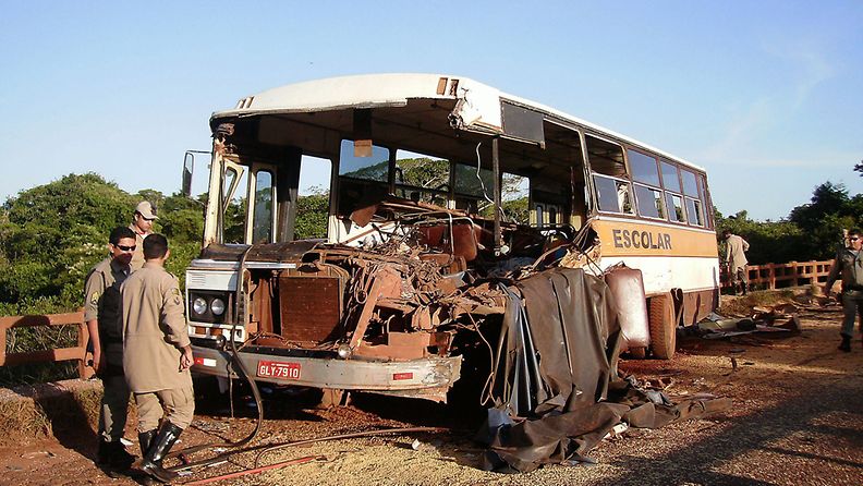 Kuva tuhoisasta bussiturmasta Brasilian Montividiussa vuonna 2010.