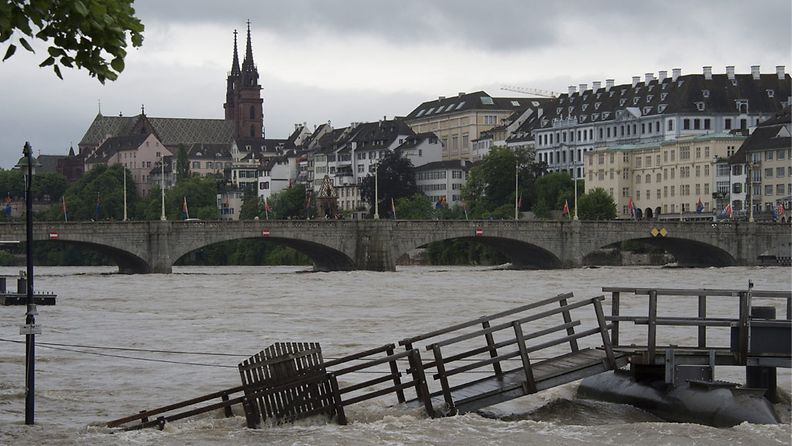 Sveitsissä on myös tulvinut rankasti viime päivinä.