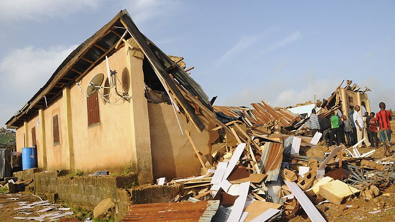 Pommi-iskun tuhoama kirkko Josissa Nigeriassa 11. kesäkuuta 2012.