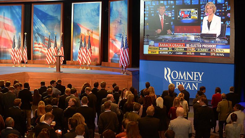 Romneyn kannattajia vaalivalvojaisissa Bostonissa, Massachusettsissa
