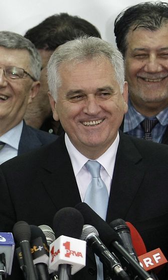 Tomislav Nikolic on julistautunut presidentinvaalien voittajaksi.