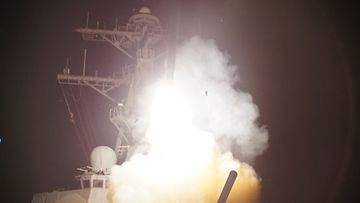 USS Stout -alus ampui Tomahawk-ohjuksia Libyan rannikolla 19.3.2011.