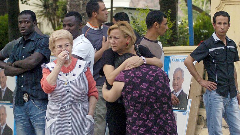 Asukkaat ovat huolissaan kotiin palaamisesta maanjärsityksen jälkeen Espanjan Lorcassa.