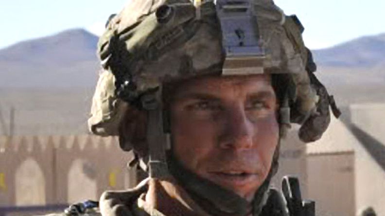 Kuva 17 afganistanilaisen siviilin surmaamisesta epäillystä Robert Balesista elokuulta 2011. Kuva on otettu Yhdysvaltojen armeijjan harjoituskeskuksessa Fort Irwinissä Kaliforniassa.