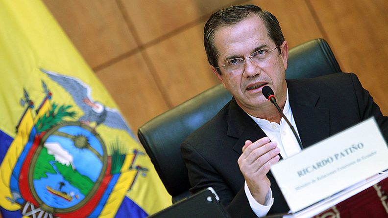 Ecuadorin presidentti Rafael Correa piti tiedotustilaisuuden 24.6.2013 liittyen Edward Snowdenin turvapaikkahakemukseen.