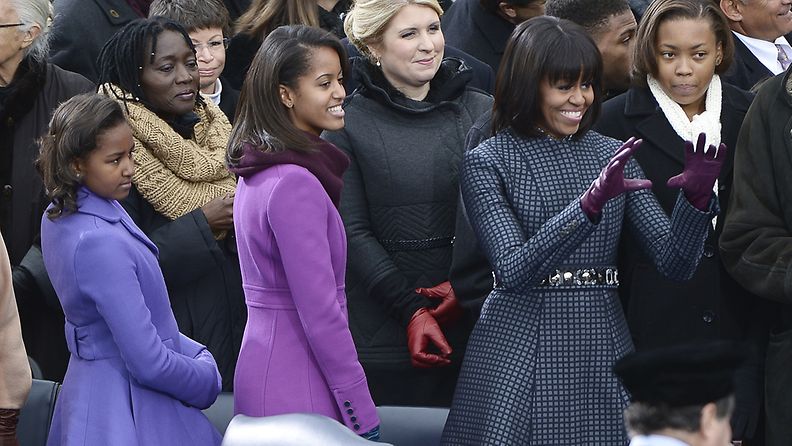 Michelle, Sasha ja Malia Obama presidentin virkaanastujaisissa Washingtonissa 21.1.2013.