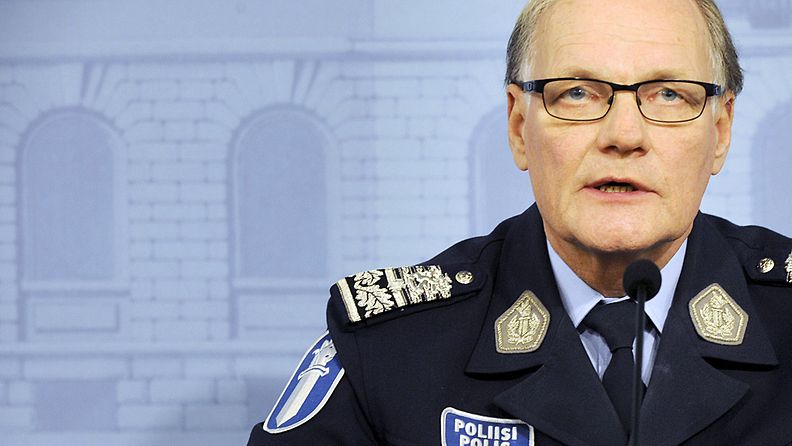 Poliisiylijohtaja Mikko Paatero sisäministeriön tiedotustilaisuudessa Helsingissä 21. marraskuuta 2013. 