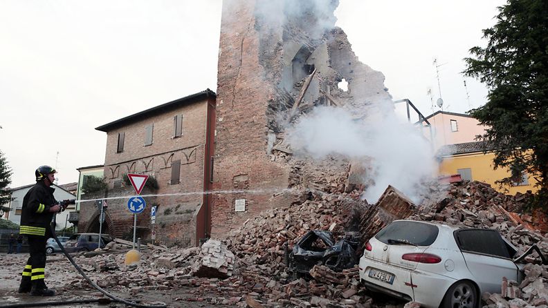 Maanjäristyksen tuhoja Modenassa.