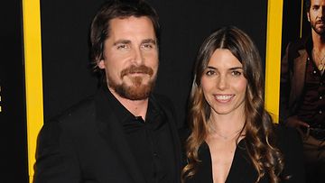 Christian Bale American Hustle -elokuvan ensi-illassa.