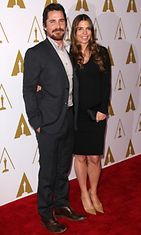 Christian Bale ja Sibi Blazic Oscar-ehdokkaiden lounastilaisuudessa.