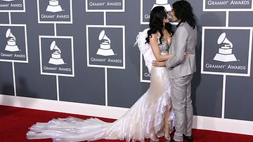 Katy Perry suukotteli silloin vielä Russell Brandin kanssa.