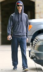 Matthew McConaughey matkalla salille lokakuussa 2012.