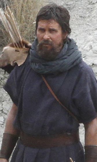Bale Mooseksen roolissa kuvauksissa syksyllä 2013.
