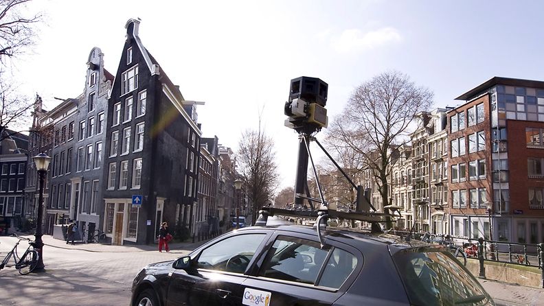 Googlen Street View -kameralla varusteltu auto Amsterdamissa maaliskuussa 2009.