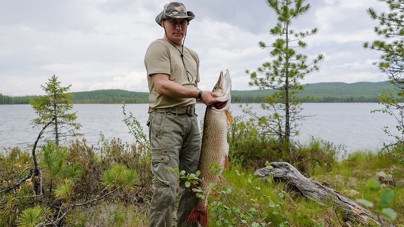 Kreml ilmoitti perjantaina presidentti Putinin saaneen 21-kiloisen hauen Siperiasta. 