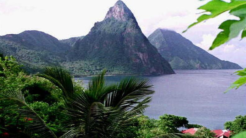 Pitonsin vuori St Luciassa Karibialla.