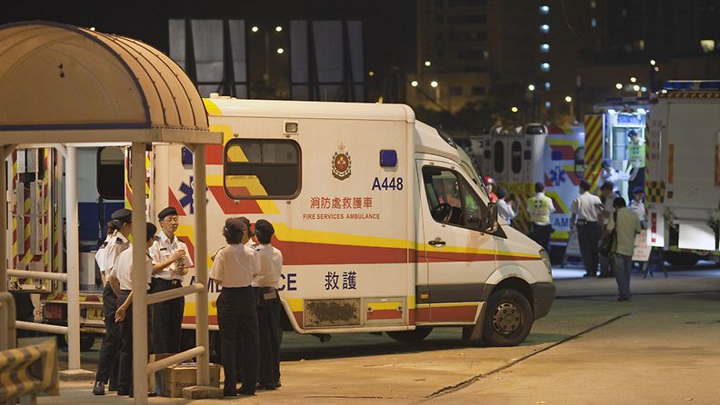 Ambulansseja Lamma saaren edustalla Hongkongissa 2.10.