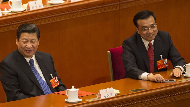 Kiinan presidentti President Xi Jinping vasemmalla ja pääministeri Li Keqiang oikealla. 