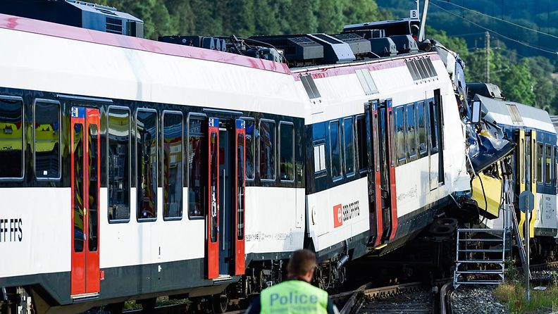 Junat törmäsivät toisiinsa Sveitsissä 29. heinäkuuta 2013.