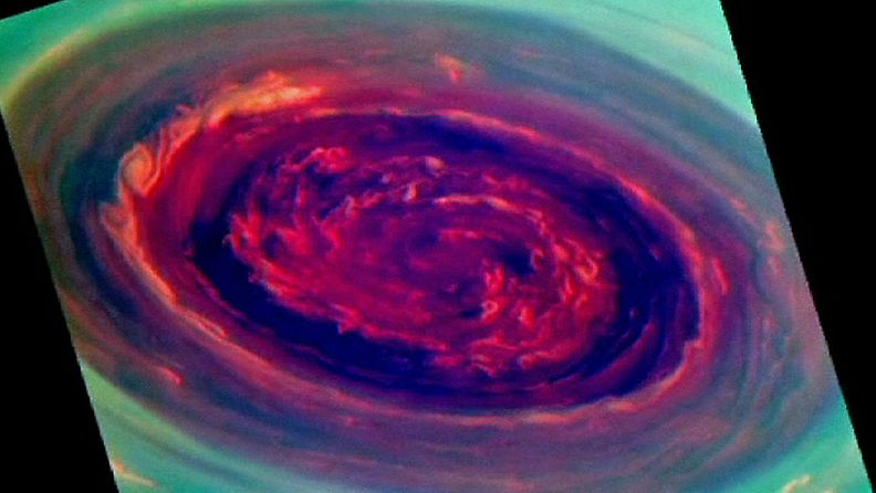 Saturnuksen hurrikaani kuvattuna Nasan videolta.