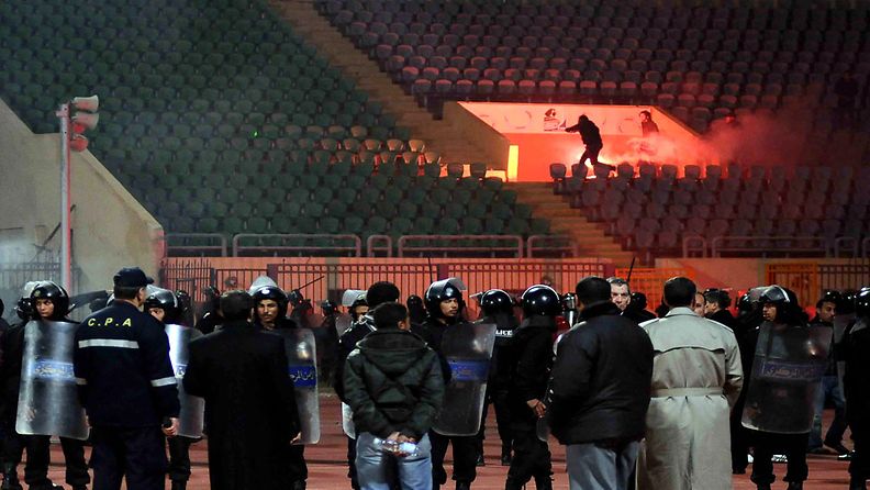 Jalkapallokahakka Egyptin Port Saidissa 1.2.2012.