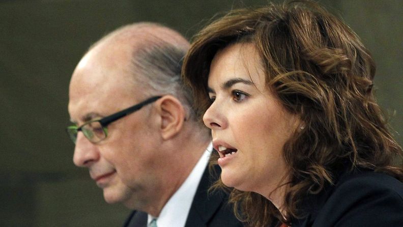 Espanajan varapääministeri Soraya Saenz de Santamaria sekä valtionvarainministeri Cristobal Montoro ilmoittivat