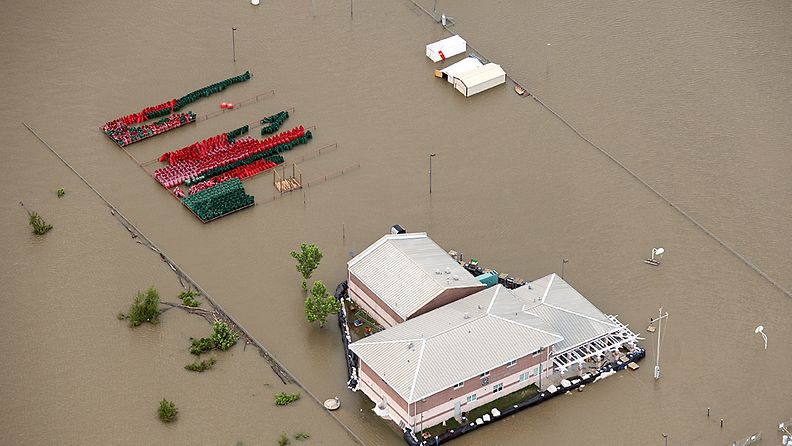 Mississippijoen tulvat hautasivat tämän maatilan alleen Louisianassa Yhdysvalloissa 13.5.2011.