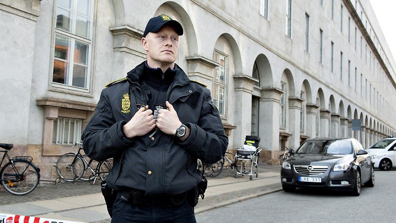Kööpenhaminan poliisiasema eristettiin panttivankidraaman vuoksi 15. huhtikuuta 2013.