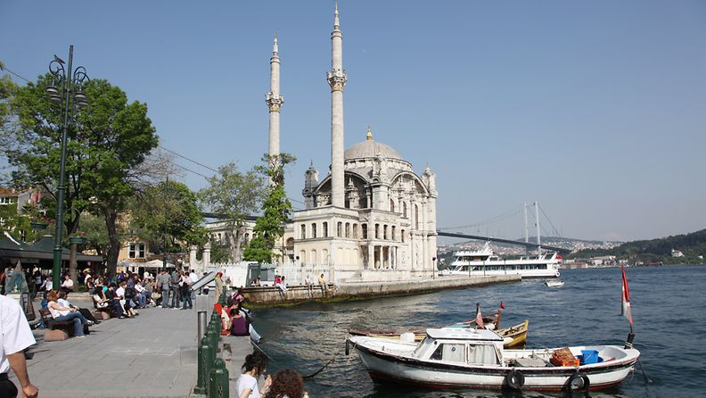Näkymä Bosporinsalmella Istanbulissa.