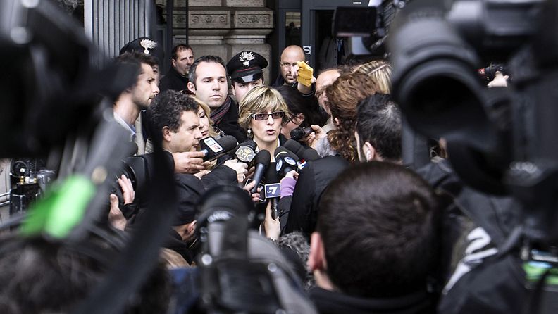 Murhasta syytetyn Raffaele Solleciton asianajaja Giulia Bongiorno on joutunut puolustumaan päämiestään valtavassa mediapaineessa. 