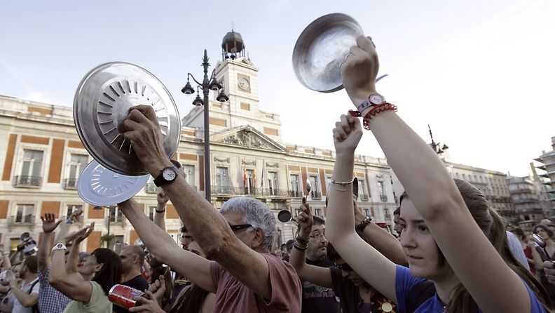 Talouskuurin vastainen mielenosoitus Madridissa 16. toukokuuta.