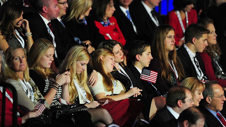 Romneyn kannattajia vaalivalvojaisissa Bostonissa, Massachusettsissa