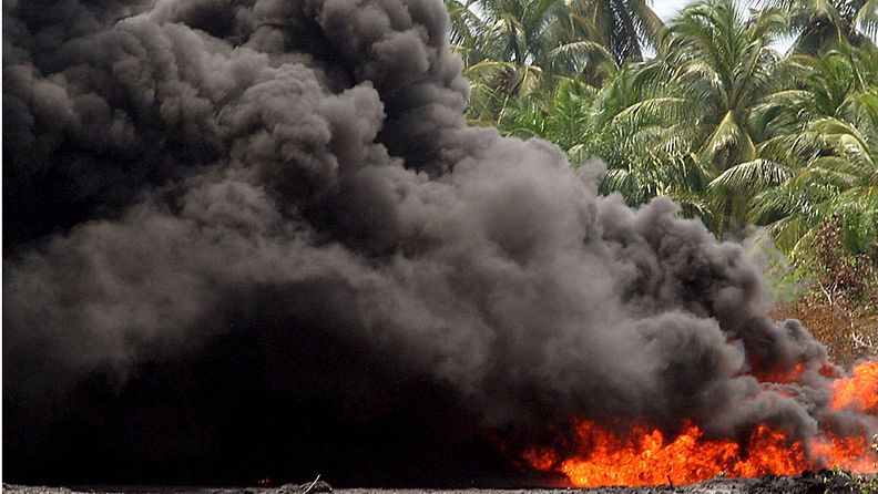 Oljyputki räjähti Lagosissa Nigeriassa 17. syyskuuta 2004. 