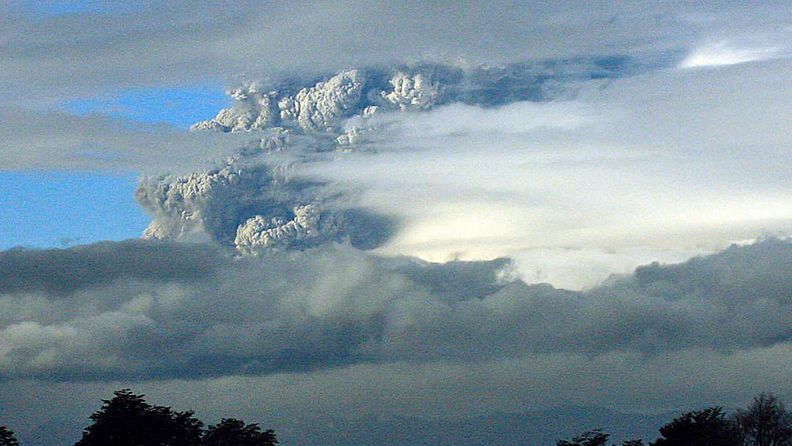  Etelä-Chilessä Puyehuen tulivuori on aktivoitunut 50 vuoden tauon jälkeen. 