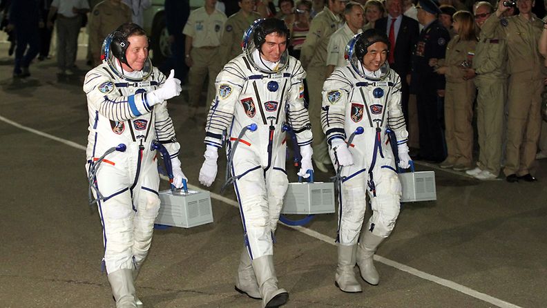 Avaruussukkula Sojuz lähti kohti avaruusasema ISS:ää mukanaan venäläinen, japanilainen ja amerikkalainen arstronautti.