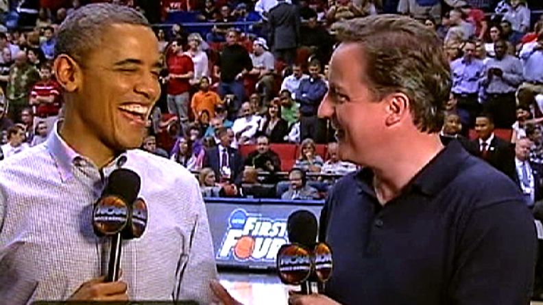 Presidentti Obama vei pääministeri Cameronin koripallo-otteluun.