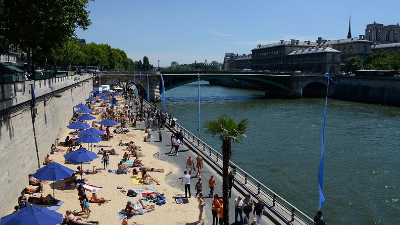 Paris Plages eli Pariisin hiekkarannat kylpivät viime vuonna auringossa.