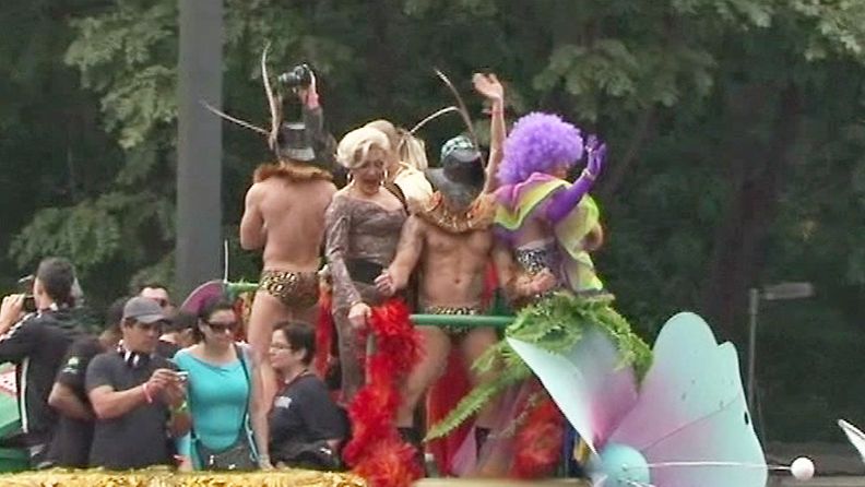 Maailman suurin Pride-paraati São Paulossa keräsi neljä miljoonaa osanottajaa.
