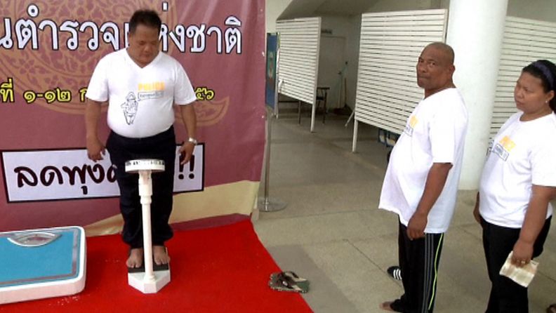 Thaimaalaisten poliisien laihdutusleirille Bangkokissa osallistui 51 miestä ja yhdeksän naista.