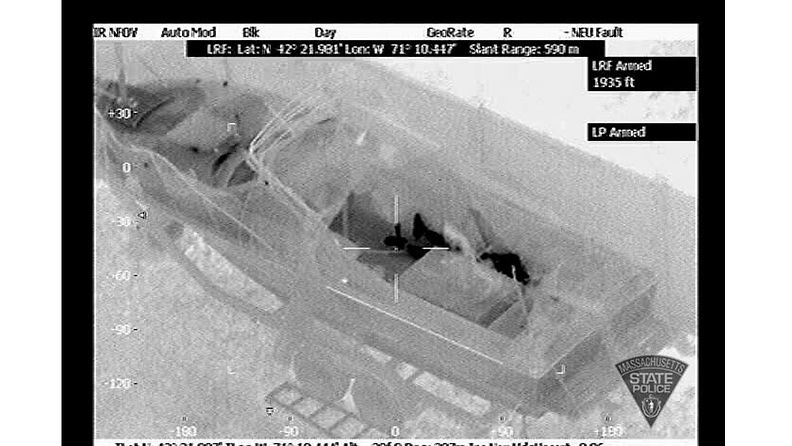 Massachusettsin poliisi on julkistanut helikopeterin lämpökameralla otettuja kuvia veneessä piileskelleestä Dzhohar Tsarnajevista.