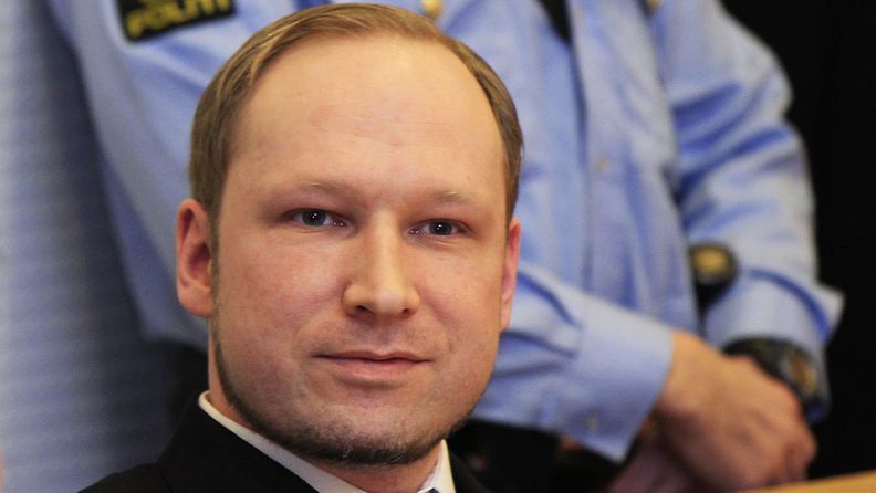 Anders Behring Breivik oikeudenkäynnissä Oslossa 06.02.2012.