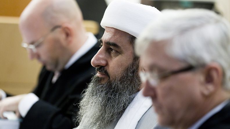 Islamistijohtaja mullah Krekar oikeudenkäynnissä Oslossa 15. helmikuuta 2012. 