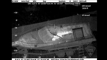 Massachusettsin poliisi on julkistanut helikopeterin lämpökameralla otettuja kuvia veneessä piileskelleestä Dzhohar Tsarnajevista.