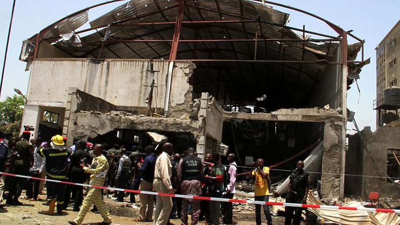 Useita ihmisiä kuoli lehdistöä vastaan tehdyissä pommi-iskuissa Nigeriassa 26.4.2012.