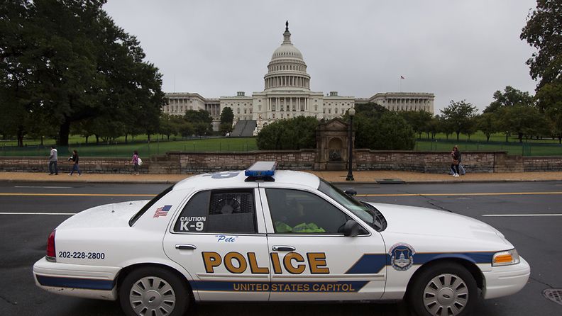  Poliisit partioivat Yhdysvalloissa turvallisuusuhan takia terrori-iskun muistopäivän alla.