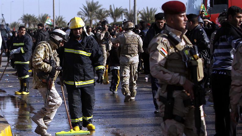 Itsemurhaiskun jälkiä Basrassa Etelä-Irakissa 14. tammikuuta 2012.