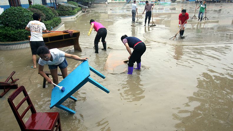 Rankkasateet ja tulvat ovat vaatineet Kiinassa jopa satoja kuolonuhreja.