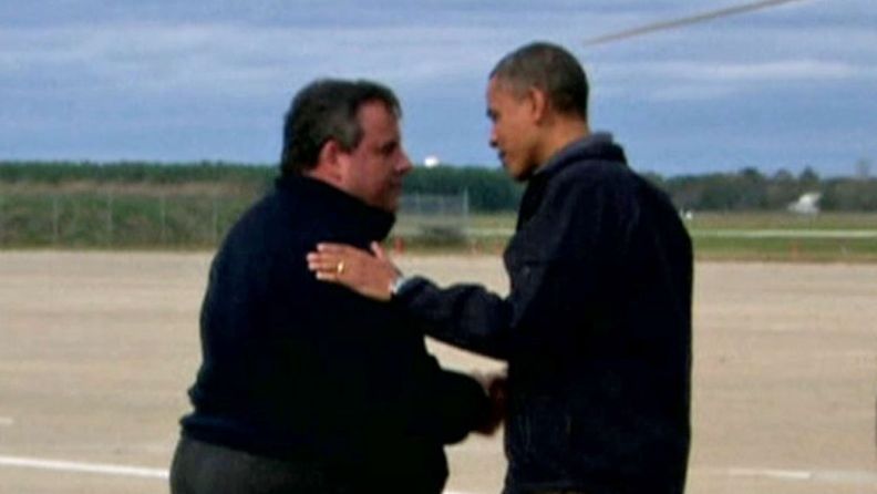 Yhdysvaltain presidentti Barack Obama ja New Jerseyn kuvernööri Chris Christie matkalla tutkimaan Sandy-tuhoja.
