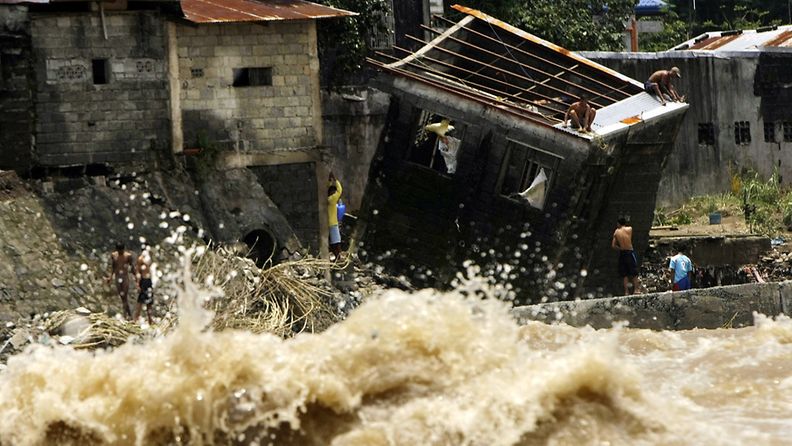 Filippiineillä rankkasateiden aiheuttamassa tulvassa on kuollut ainakin 85 ihmistä