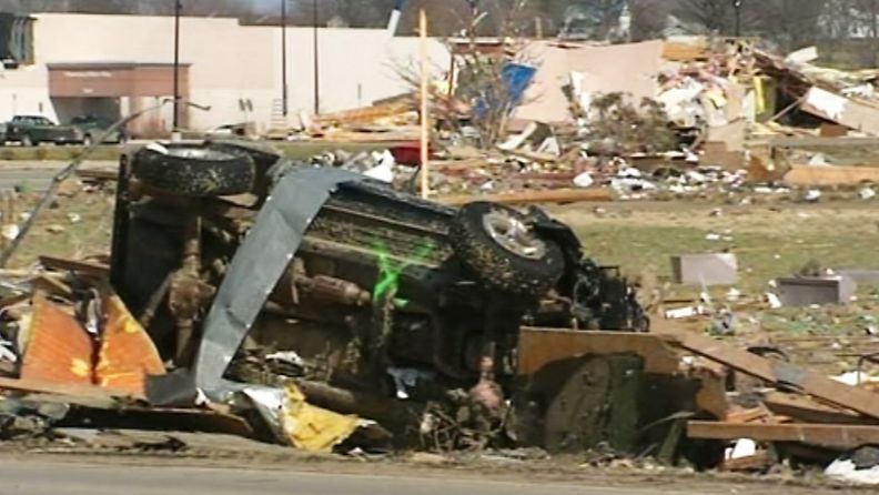 Tornado teki pahaa jälkeä Harrisburgissa.
